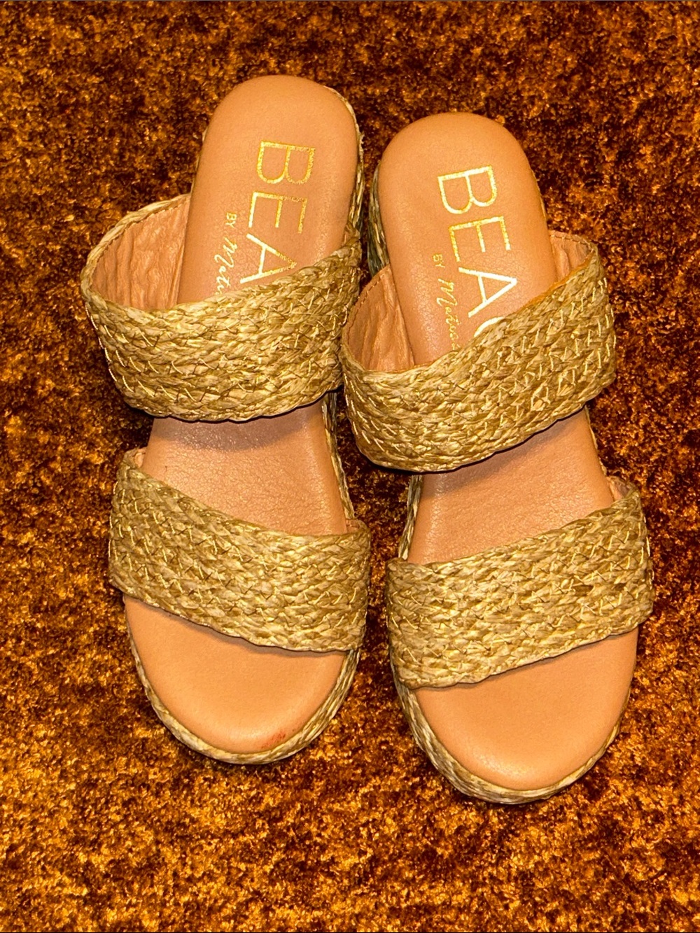 BEARPAW Braided Straw Slide Sandals in Natural